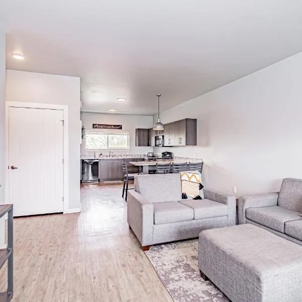 Bringham's Mill Apartments Perfect for Groups Full Kitchen Gym and Free Parking，位于雷克斯堡的酒店