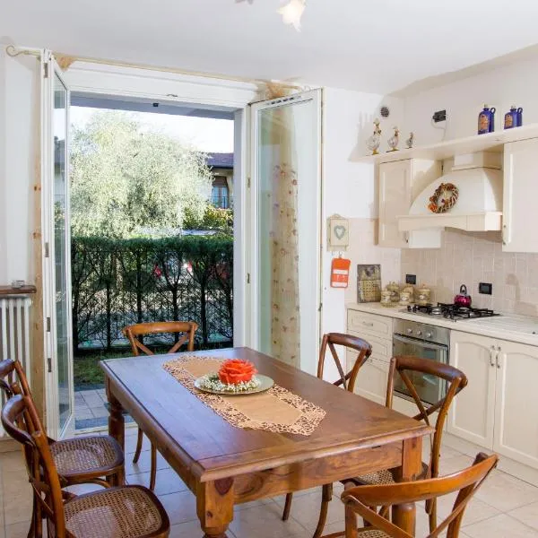 Appartamento con giardino e parcheggio privato，位于贝拉吉奥的酒店