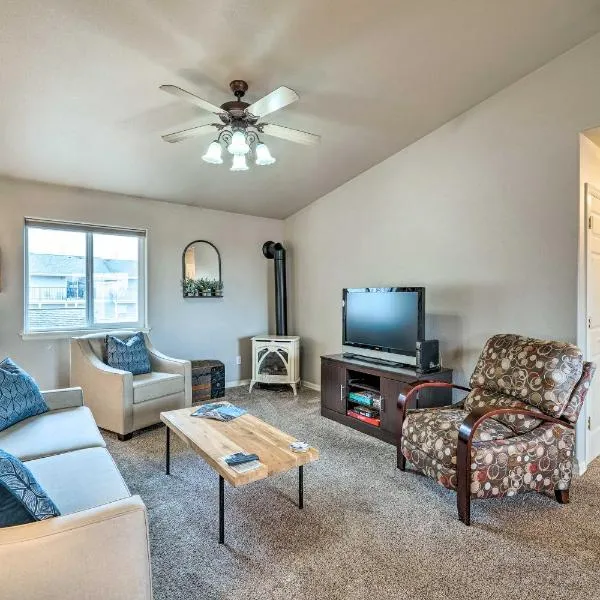 Anacortes Condo about 1 Mi to Marina and Fidalgo Bay!，位于安娜柯蒂斯的酒店