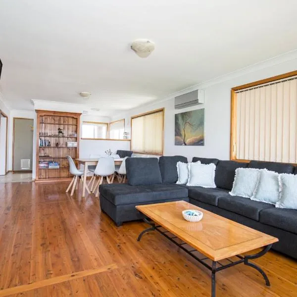 Rockpool Pet Friendly 1 Min Walk to Beach，位于卡尔布拉海滩的酒店