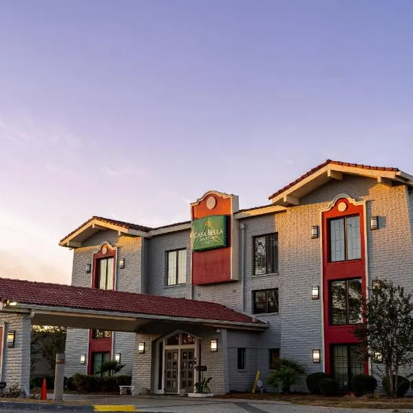 Casa Bella Inn & Suites Extended Stay，位于Fanlew的酒店