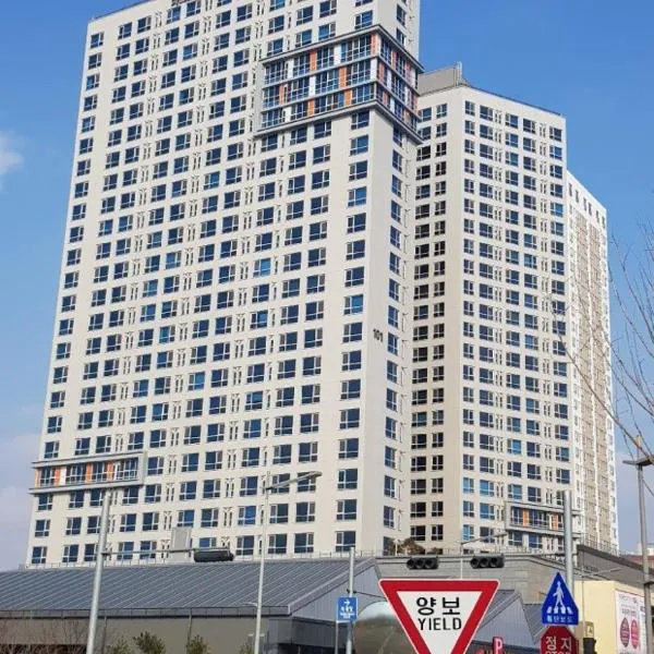 Gimcheon Gumi KTX Yulgokdong Apartment，位于Gimcheon的酒店