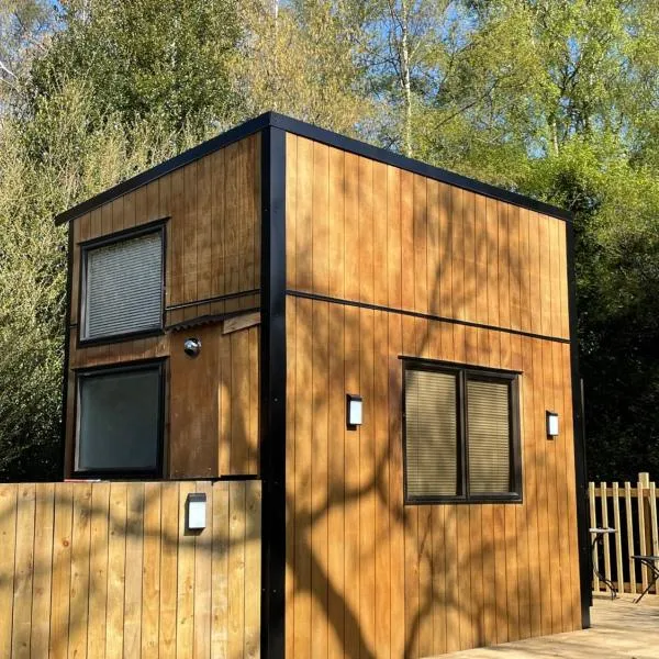 Tiny House in the Bush - a minute from town centre Ruapehu Unique Stays，位于Raetihi的酒店