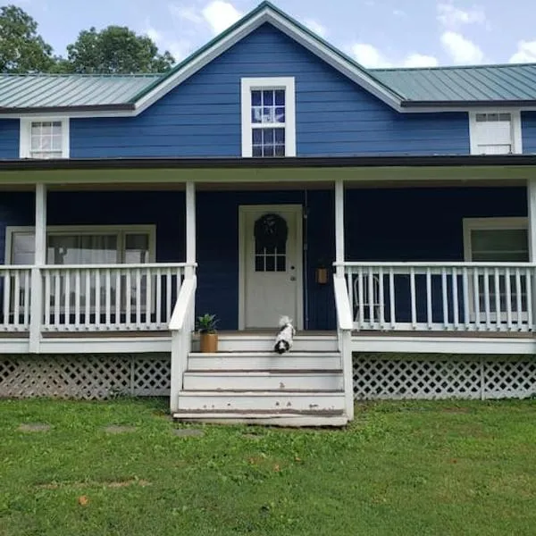 Red River Gorge Farmhouse 50 Acres，位于Frenchburg的酒店