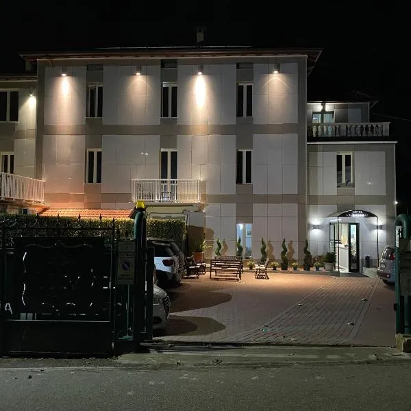 拉奎尔西亚酒店，位于莫佐的酒店