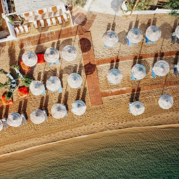 Coralli Seaside Resort，位于Megálon Khoríon的酒店