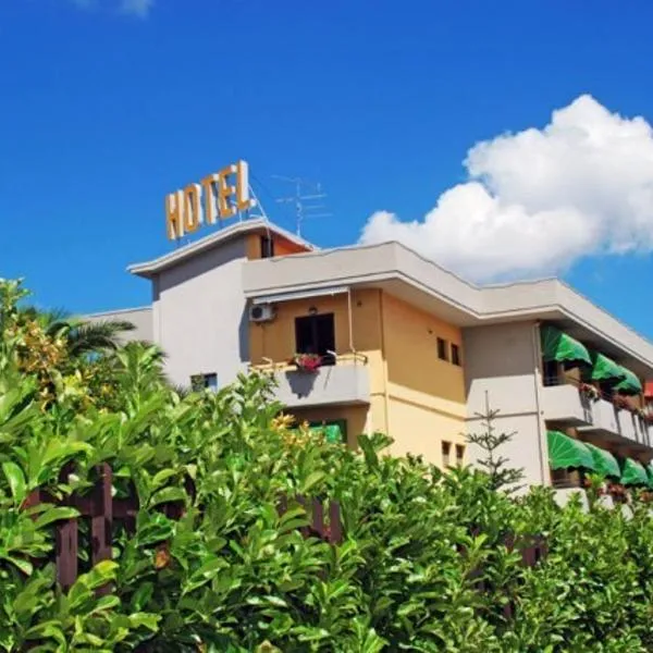 圣托扬尼酒店，位于古廖内西的酒店