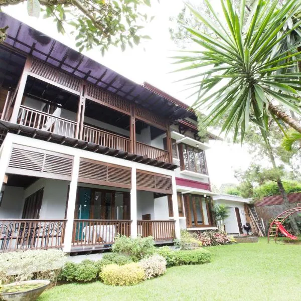 Rumah Pelita near Lembang FREE WIFI - Villa Lantera，位于伦邦的酒店
