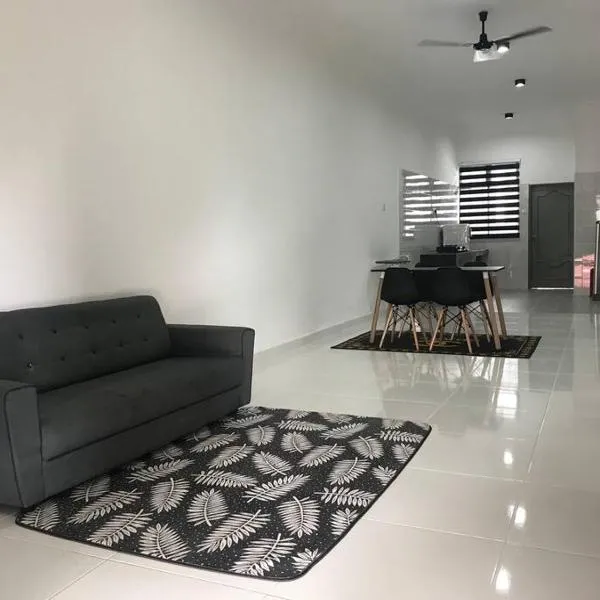 A Comfortable Home (Haura Homestay Kemaman)，位于Cukai的酒店