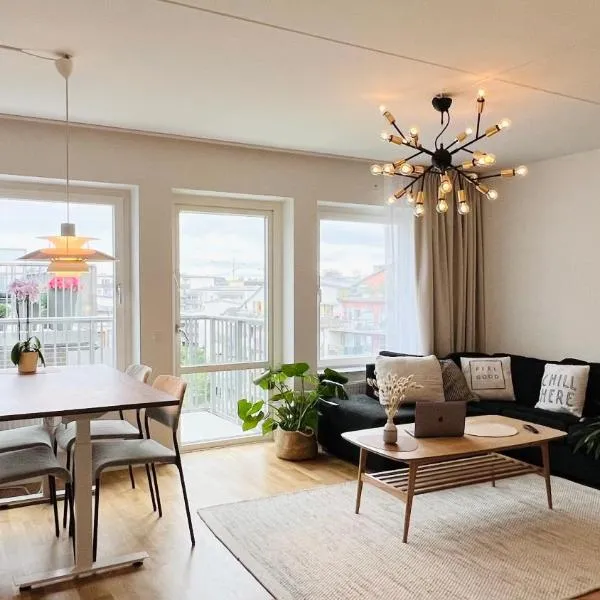 Private room in Hammarby Sjöstad, common space shared!，位于斯德哥尔摩的酒店