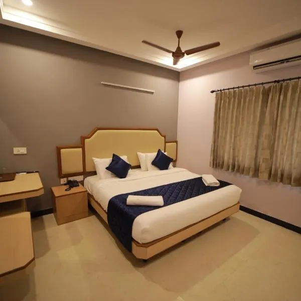 Majestic Hotel，位于Tiruvādūr的酒店
