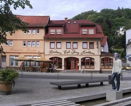 Pension Jung, Bäckerei-Konditorei & Café，位于鲁拉的酒店