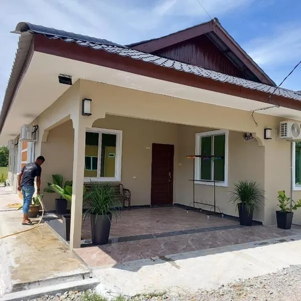 NurHumaira Homestay，位于珍南海滩的酒店