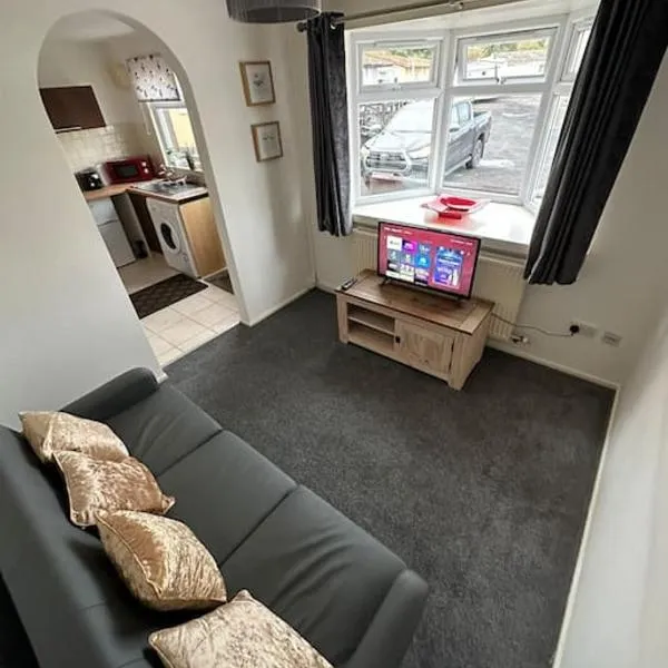 One-Bedroom Chalet Bungalow Uddingston Glasgow，位于阿丁斯顿的酒店