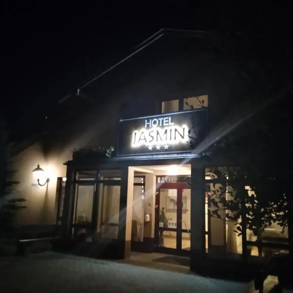 Hotel Jaśmin，位于Uście Gorlickie的酒店