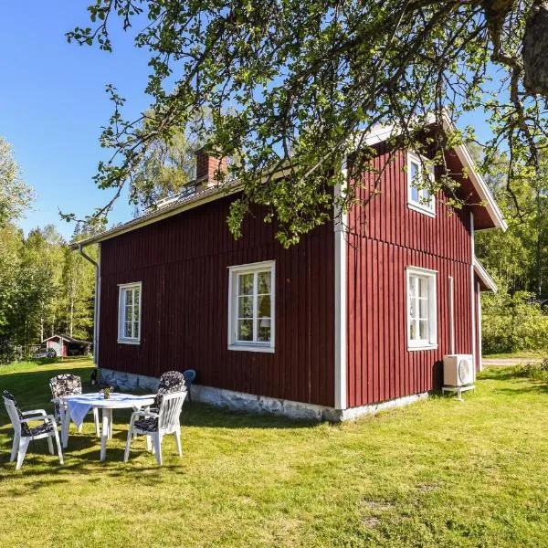 Nice Home In Munkedal With Lake View，位于Hedekas的酒店