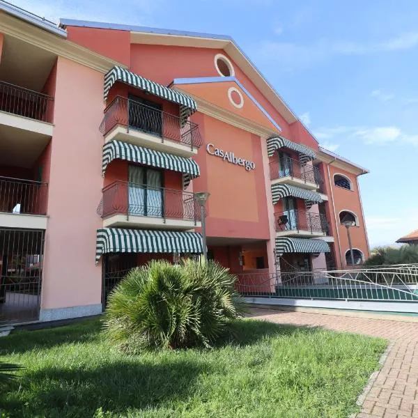 CasAlbergo - Superior Lake Apartments，位于Vaprio dʼAgogna的酒店