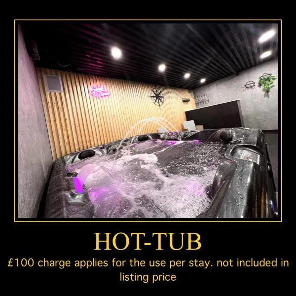 Penthouse Style Luxury 2 Bedroom House has Hot-Tub, extra fees apply，位于Minworth的酒店