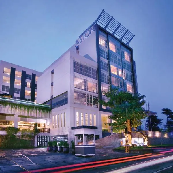 ASTON Jember Hotel & Conference Center，位于Wirolegi的酒店