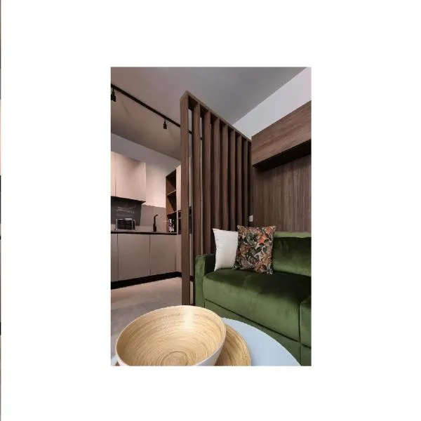LagoC0C00N - Colazione - 300m stazione - 800m lago，位于代森扎诺-德尔加达的酒店