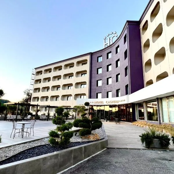 Hotel & Residence Castelli，位于蒙泰基奥马焦雷的酒店