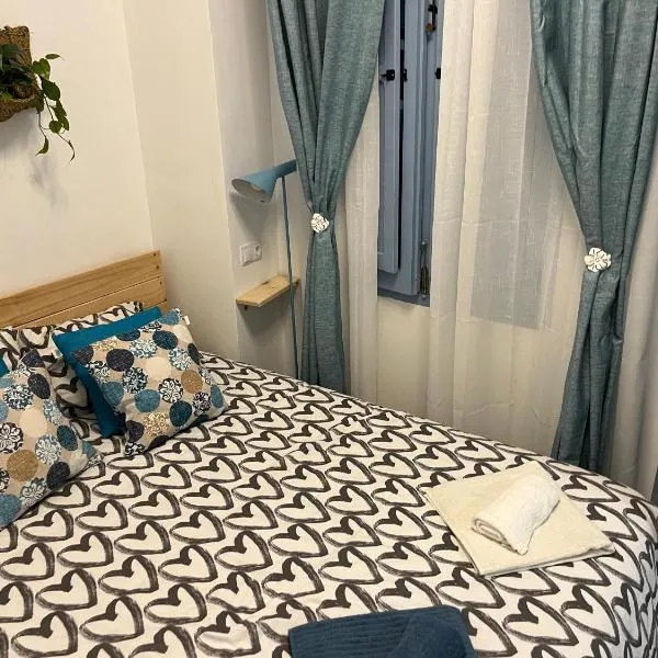 Alzira bonita Habitación Azul con baño privado，位于Poliñá de Júcar的酒店