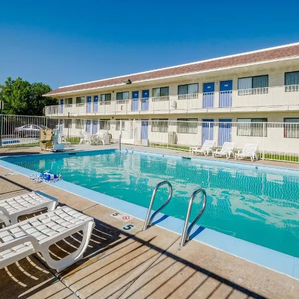 Motel 6 Thornton, CO，位于桑顿的酒店