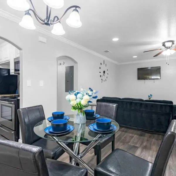 Family Friendly 2bdrm-Walk To At&t/Cowboys Stadium，位于阿林顿的酒店