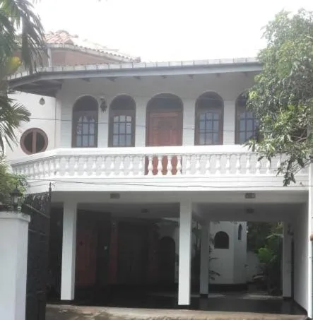 Ceylon Travel and Stay Lodge，位于巴塔拉穆拉的酒店