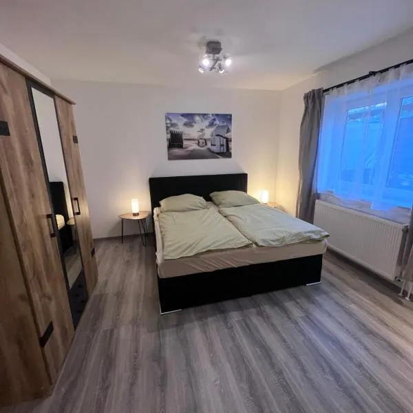 Schöne helle Ferienwohnung 64qm mit Kingsize Bett, Smart-TV, Wlan und sehr ruhige Lage，位于Nottleben的酒店