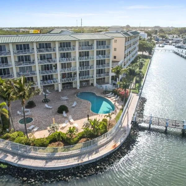 Oceanfront Luxury Condo! Mins to beach! Rum Bar Next Door!，位于圣彼得堡的酒店