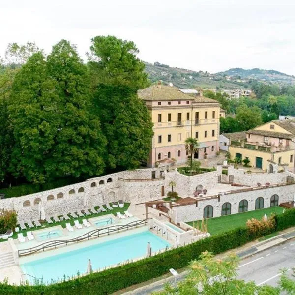Hotel Corte dei Tini，位于Collevecchio的酒店