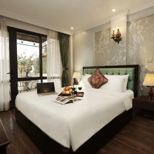 Golden Sail Hotel & Spa，位于Hoài Dưc Phủ的酒店