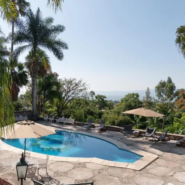 Casa Galeana- Tropical 1-BD 1-WC Mountain Top Luxury Suite with Stunning Views，位于阿吉吉克的酒店