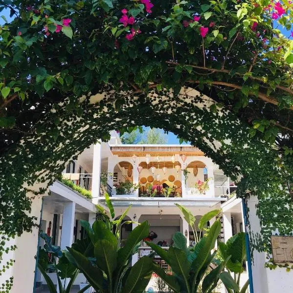 Coto Island Beach Village Homestay，位于Xay Cap的酒店
