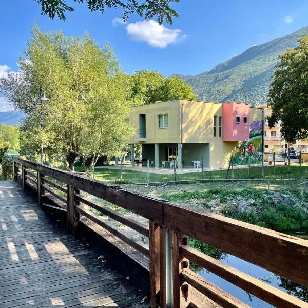 蒂里诺河旅舍，位于Bussi sul Tirino的酒店