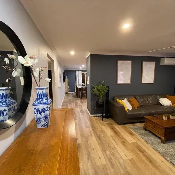 Peaceful Brand New Holiday house in North Lakes，位于北湖的酒店