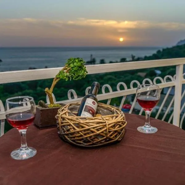 Sunny views & Dreamy Sunsets by BS，位于Episkopianá的酒店