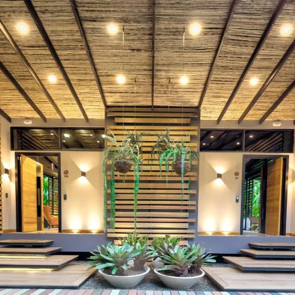 awā Beachfront Hotel，位于别霍港的酒店