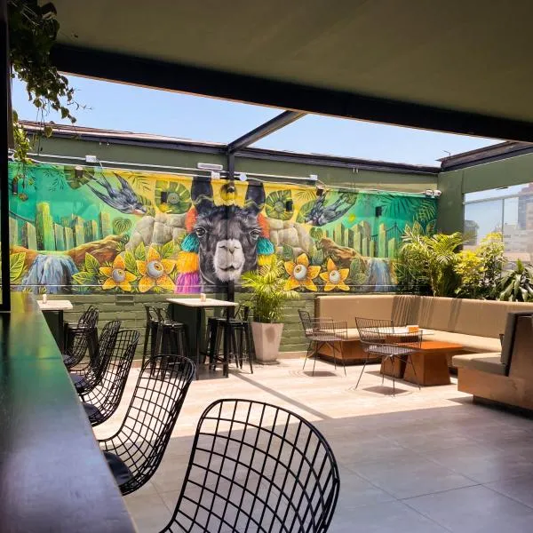 Black Llama Hostel Miraflores，位于利马的酒店