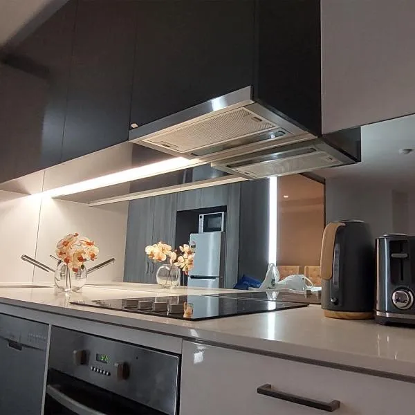 CBD Modern 2B2B Apt, Indoor Pool Sauna, Nice view，位于墨尔本的酒店