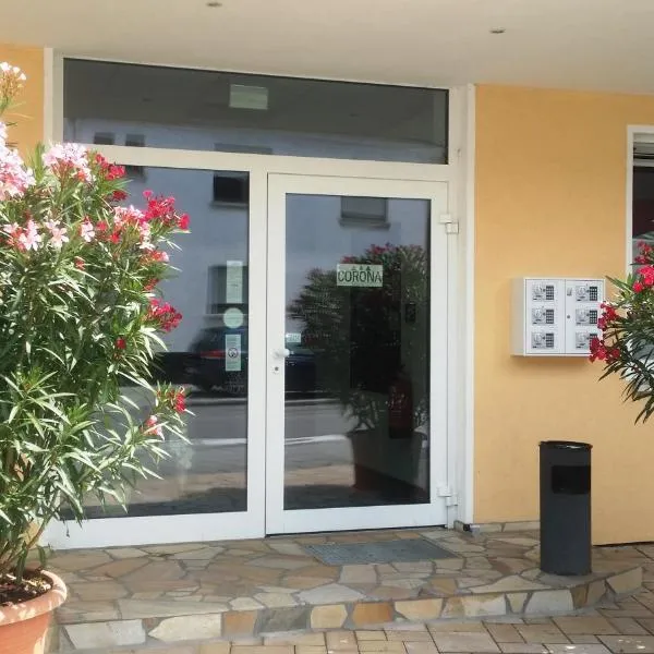 Pension Corona，位于Forst的酒店