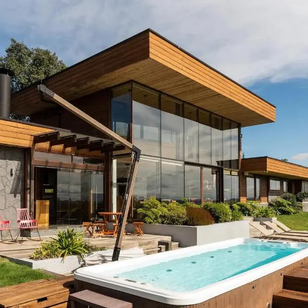 Lujosa Casa Altamira vista al lago e Isla Aillaquillen，位于比亚里卡的酒店