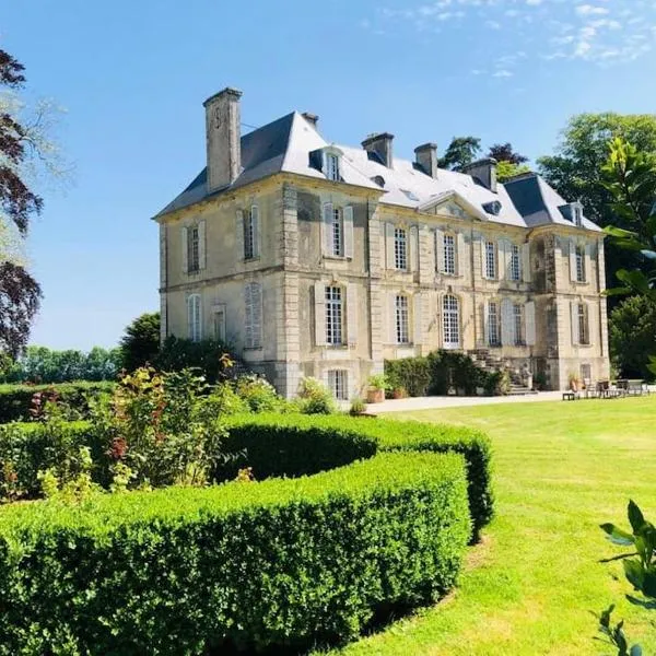 Charming 18th Century Chateau, near Bayeux in Calvados, Normandie，位于Livry的酒店
