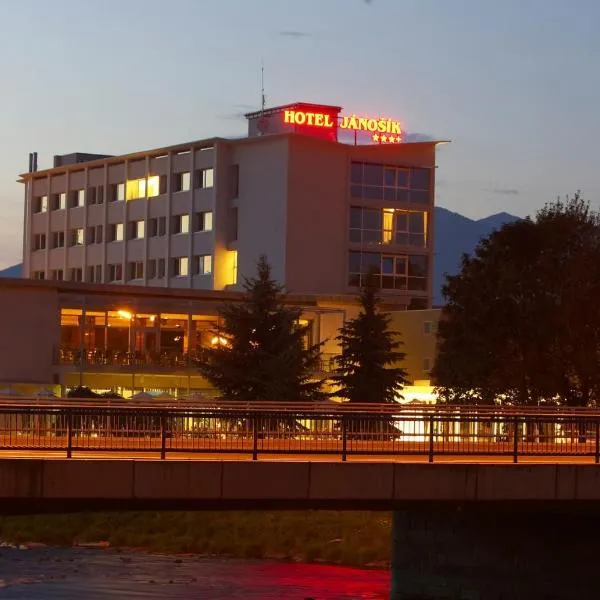 亚诺希克酒店，位于利普托斯基米库拉斯的酒店