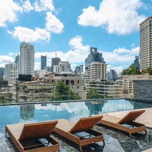 The Coach Hotel Sukhumvit - Asok BTS Bangkok，位于曼谷的酒店