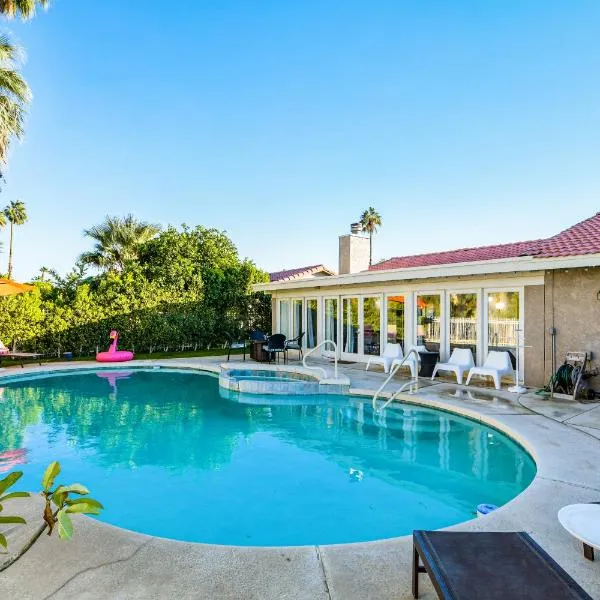 Desert Pool House: Sun, Swim, Sip & Stay，位于印地欧的酒店