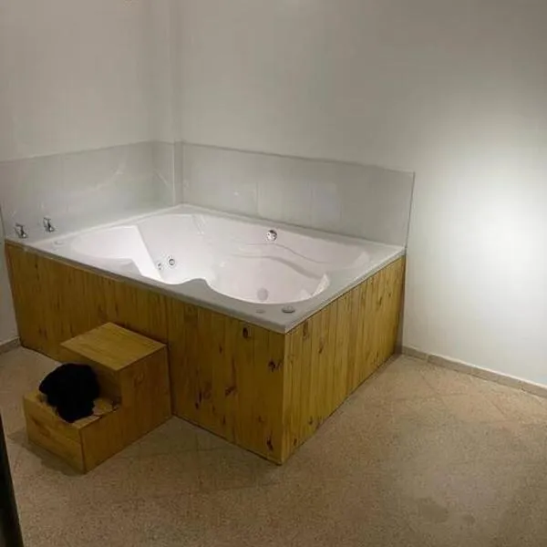 Cozy house en envigado con Jacuzzi，位于恩维加多的酒店