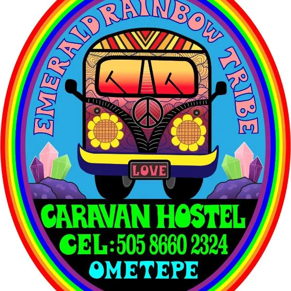 Rainbow Caravan Hostel，位于La Flor的酒店