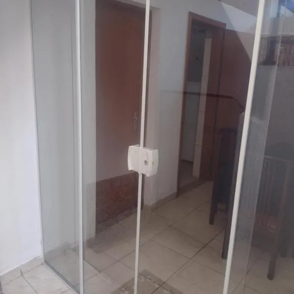 Apartamento térreo chique，位于Guaratinguetá的酒店